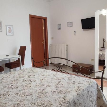 Da Vinci Affittacamere Borgo Taranto Exterior foto